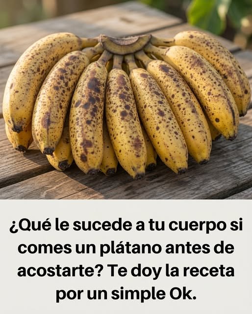 Racimo de plátanos maduros